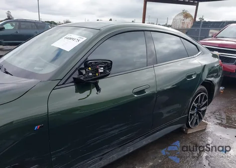 2024 BMW I4 Gran Coupe Edrive35 z USA, uszkodzony, nr VIN WBY43AW02RFS40407